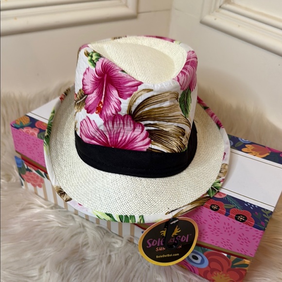 Floral White and Pink Women's Hat small or kids - Picture 1 of 7